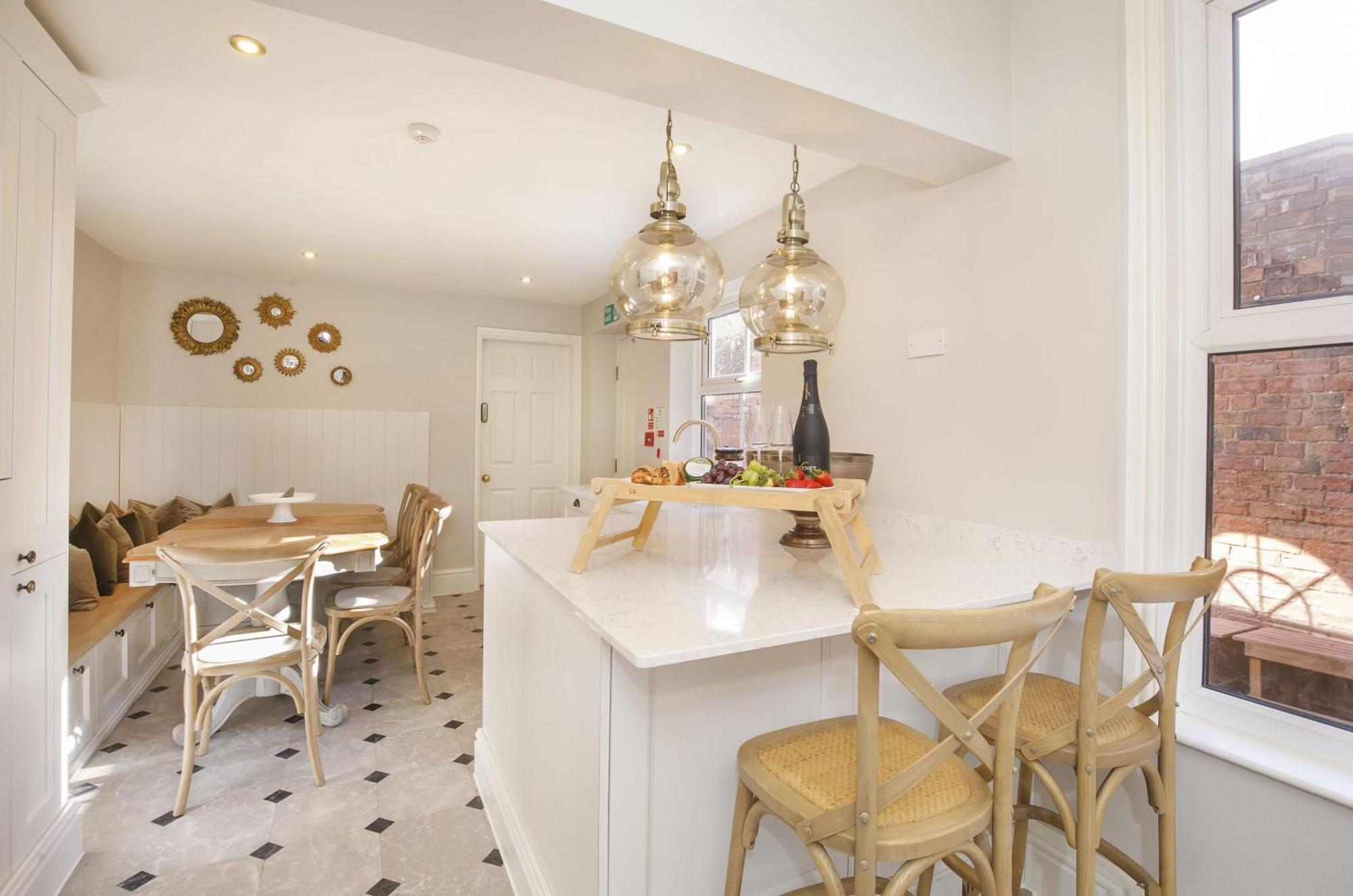 Alexander House Holiday home *